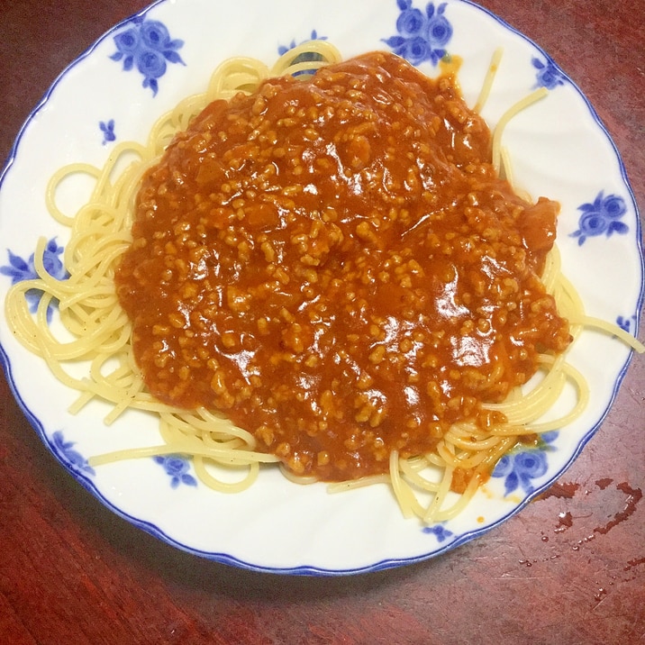 隠し味にキムチの素入り☆ミートソースパスタ。